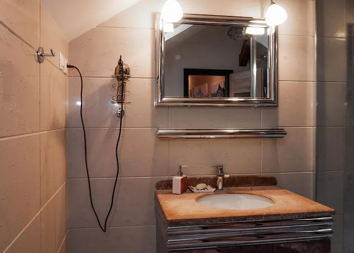 Apatman Fellini House