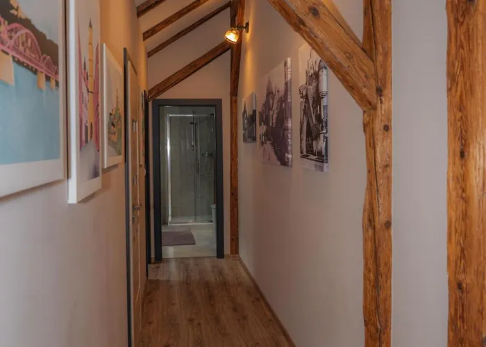 Apatman Fellini House *