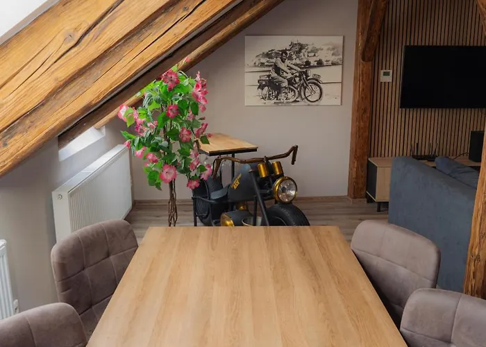 Apatman Fellini House * Тренчин